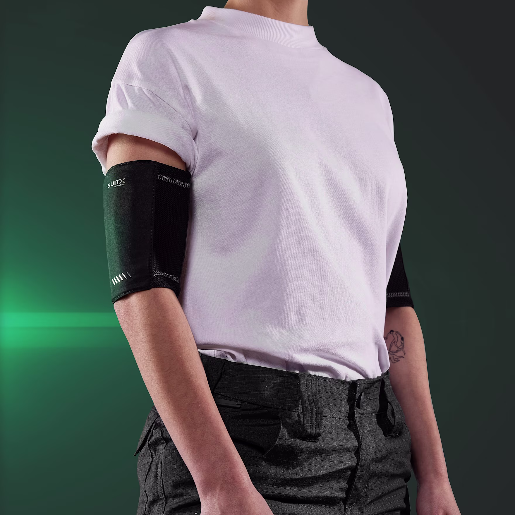 CX_Cool_Sleeve_ProductFemale-0656_square